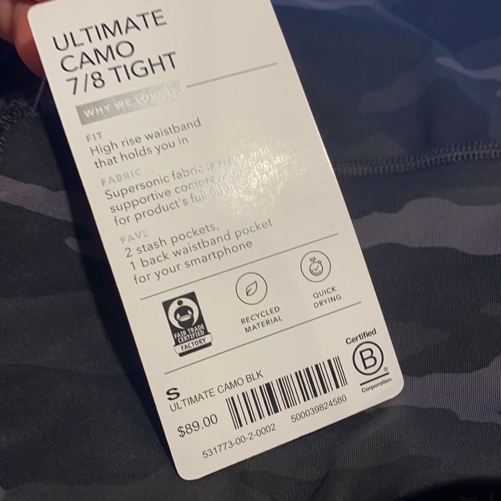 Athleta Ultimate Black Camo 7/8 Tight - Picture 14 of 14